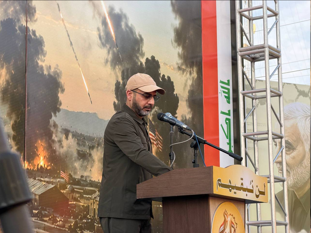 مقاومت عراق: سلاح امانتی در دست مجاهدان ماست سخنگوی مقاومت اسلامی عراق در مراسمی به مناسبت اخراج نظامیان اشغالگر آمریکایی تصریح کرد که سلاح مقاومت امانتی در دست مجاهدان باقی مانده و سمت و سوی آن همانطور که همواره این چنین بوده علیه دشمنان عراق خواهد بود.