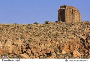 قبرستان قدیمی روستای تاریخی توران پشت - شهرستان تفت