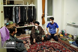 حضور سرزده حجت الاسلام والمسلمین سیدمحمدعلی آل هاشم امام جمعه تبریز و نماینده ولی فقیه در آذربایجان شرقی به مناسبت روز دانشجو درخوابگاه دانشجویان دانشگاه تبریز