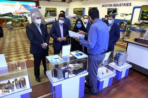 بازدید اعضای کمیسیون امنیت ملی و سیاست خارجی مجلس از نمایشگاه دستاوردهای دفاعی