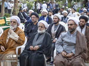 حضور  آیت الله محمد باقر تحریری تولیت حوزه علمیه مروی وآیت الله محمد حسن اختری رئیس شورای عالی مجمع جهانی اهل بیت(ع)در تجمع طلاب حوزه علمیه مروی