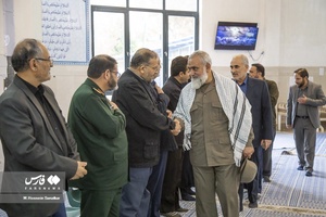 حضورسردار محمدرضا نقدی معاون هماهنگ‌کننده سپاه پاسداران انقلاب اسلامی درمراسم ختم والده سردارسید قاسم قریشی  جانشین رئیس سازمان بسیج مستضعفین