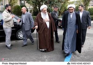 آیت الله مهدوی کنی رئیس مجلس خبرگان رهبری در مراسم تشییع پیکر آیت‌الله عباسعلی عمید زنجانی