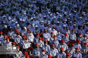 نواخته شدن زنگ آغاز سال تحصیلی جدید در دبیرستان البرز