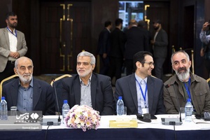 مهدی عرفاتی مدیرعامل خبرگزاری ایسنا، محمدامین میرزایی مدیرعامل خبرگزاری برنا، مجید قلی‌زاده مدیرعامل خبرگزاری تسنیم، حسین شریعتمداری مدیرمسئول روزنامه کیهان در مجمع عمومی اوآنا
