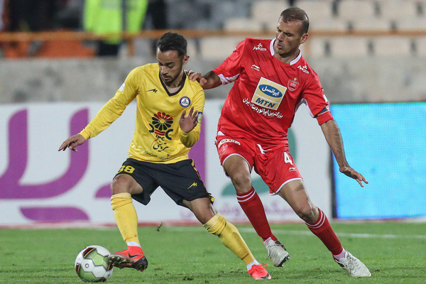 پارس جنوبی و پرسپولیس، فوتبال