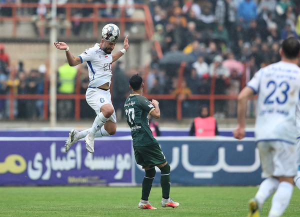 شمس آذر و استقلال