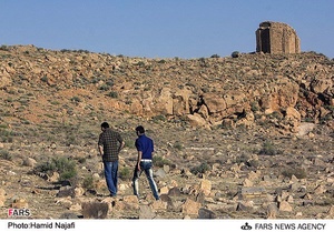 قبرستان قدیمی روستای تاریخی توران پشت - شهرستان تفت