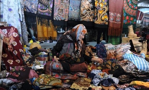 آغاز فعالیت بازار پروانه در خیابان حافظ
