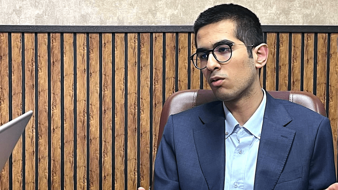 تجلیل از رتبه‌های 3 و 11 کنکور تجربی در دولت
