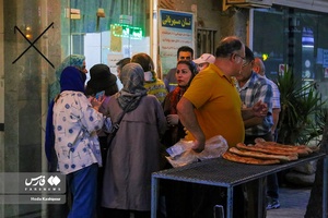 انتظار برای خرید نان