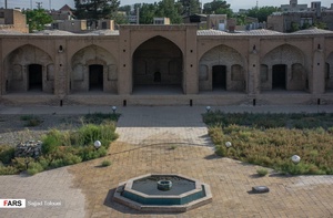 کاروانسرایی در دشت طلایی ری