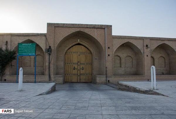 کاروانسرایی در دشت طلایی ری