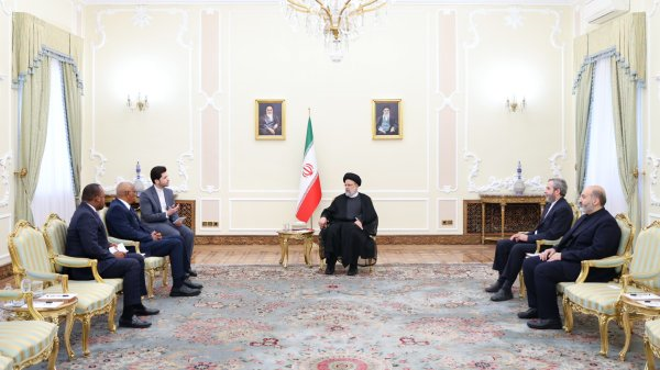 رئیسی در دیدار سفیر آنگولا