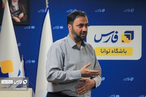 توضیحات علیرضا طاهری رئیس دانشکده رسانه خبرگزاری فارس درمورد فضای آموزشی در جلسه توجیهی با دانشجویان جدید الورود