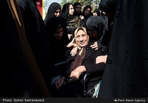 مادر شهید مجتبی صادقی در نخستین دیدار با فرزندش پس از 33 سال