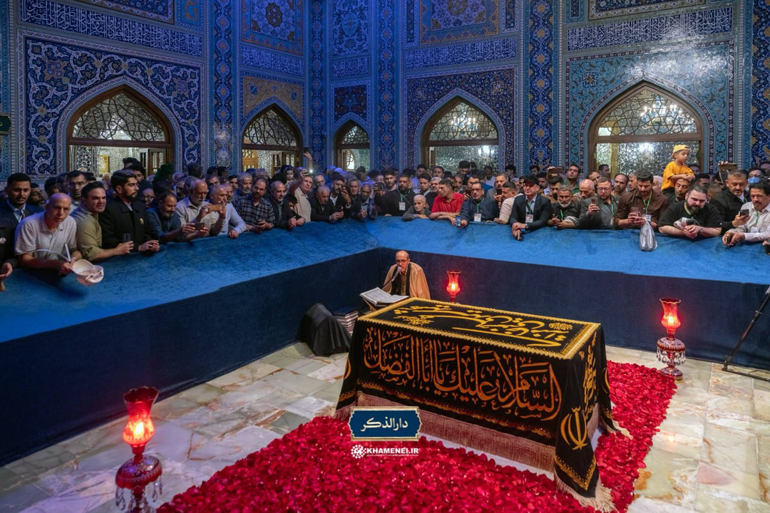 حضور جمعی از موکب‌داران عراقی در رواق دارالذکر