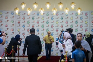 علی نصیریان در مراسم فرش قرمز جشنواره فیلم سینما تورز