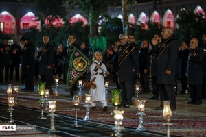 لاله گردانی خدام حرم شاهچراغ(ع)