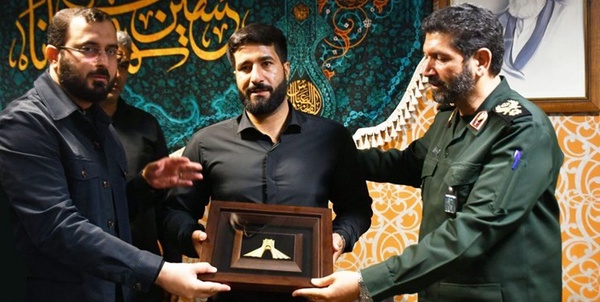 خادم شاه چراغ