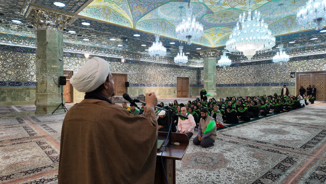 گزارش تصویری؛  زیارت ۲۰۰ کرمانشاهی و سرخسی برای اولین بار در حرم بانوی کرامت