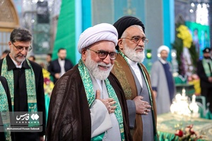 آئین تعویض پرچم گنبد و پوش ضریح حرم مطهر رضوی