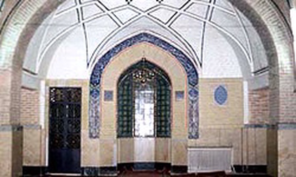 شبستان مسجد لرزاده