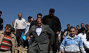 حضور وزیر کشور در منطقه زلزله زده ورزقان آذربایجان شرقی