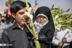 تشییع لاله‌ها در بهشت حرم