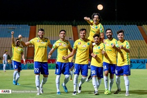 شادی گل بازیکنان تیم فوتبال صنعت نفت 
