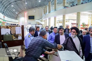 دیدار نوروزی امام جمعه تبریز با کارکنان دستگاه های خدمت رسان در تعطیلات نوروزی