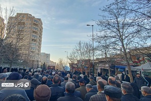 حضور مردم تهران در مراسم تشییع پیکر «شهدای مدافع حرم» شهرک شهید محلاتی