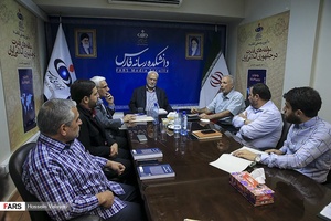 رونمایی از کتاب مولفه های قدرت در جمهوری اسلامی در مراسم رونمایی از این کتاب 