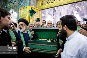 آئین تعویض پرچم گنبد و پوش ضریح حرم مطهر رضوی