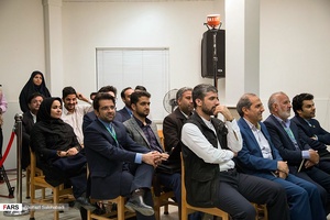 نشست خبری رئیس‌جمهور با اصحاب رسانه در یزد