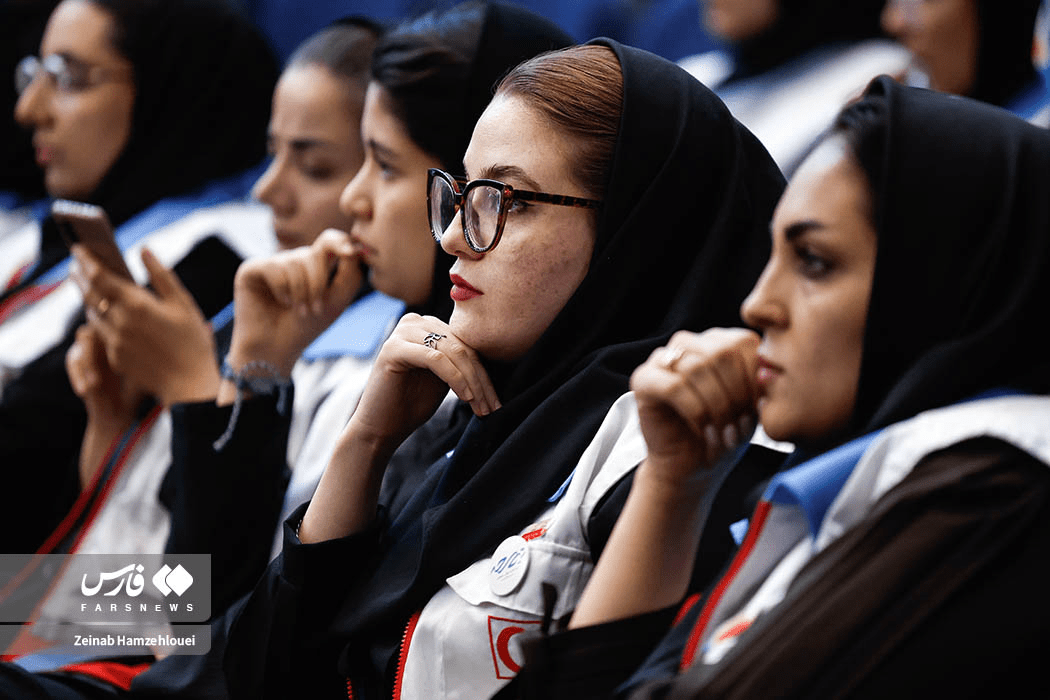 آیین تجلیل از رشادت‌های امدادگران هلال‌احمر