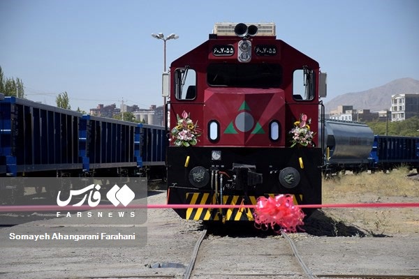 آیین تحویل 100 دستگاه واگن به ناوگان ریلی کشور