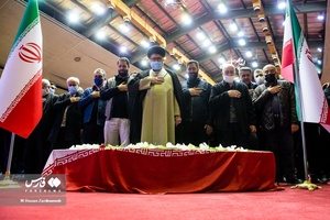 اقامه نماز میت بر پیکر محمدرضا یزدانی خرم
