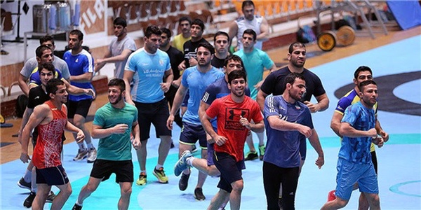 تمرین کشتی آزاد