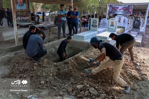 تشییع یکی از جانباختگان حادثه ریزش ساختمان متروپل آبادان