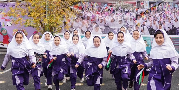 دانش آموزان مدرسه