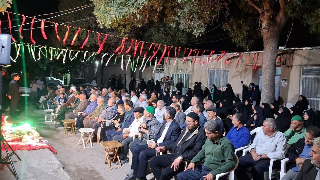 نام شهید بر دلها ماندگار شد / نصب پلاک افتخار بر سر در منزل پدر شهید علی‌اکبر شهپری