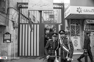 مراسم نمادین بیعت تاریخی کارکنان نیروی هوایی با امام خمینی (ره)