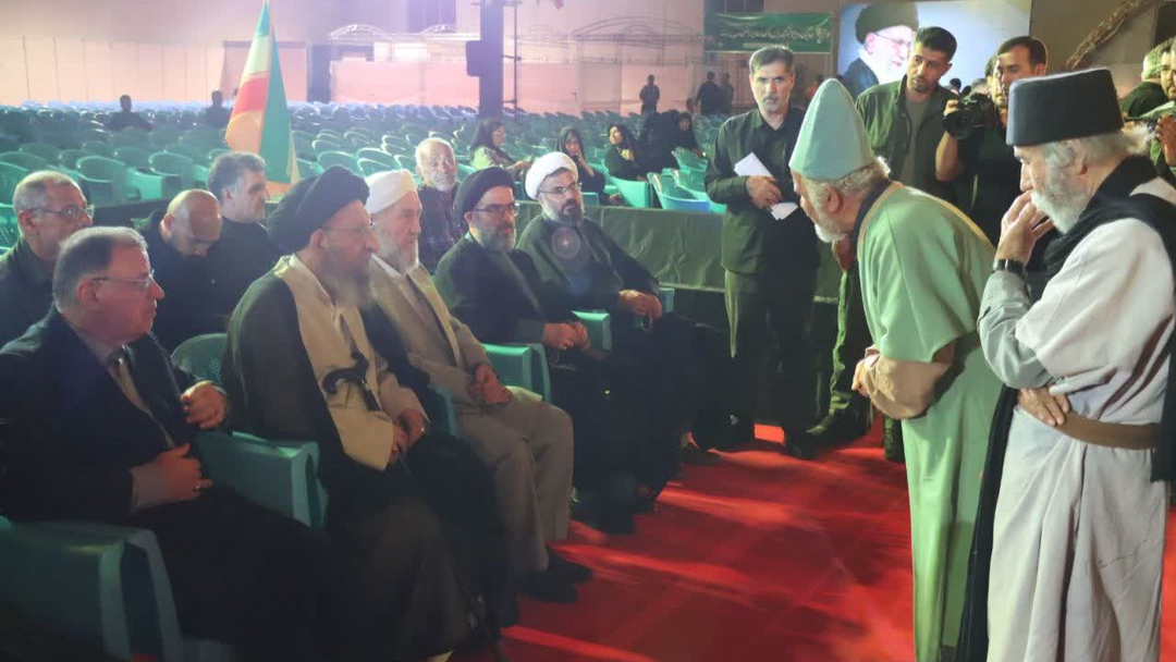 گلستان به‌احترام شهدا، برمی‌خیزد