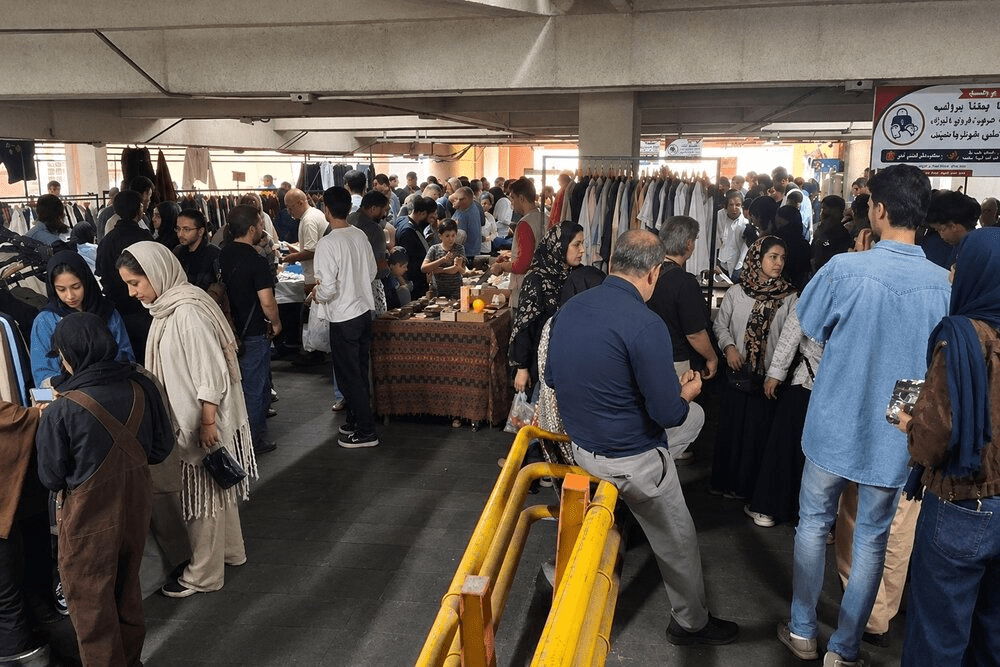 آغاز فعالیت بازار پروانه در خیابان حافظ