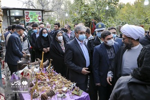 بازدید مسئولین استانی و شهرستانی از غرفه های عرضه محصولات صنایع دستی شهرستان کوثر در دومین جشنواره هیوا(به)گیوی