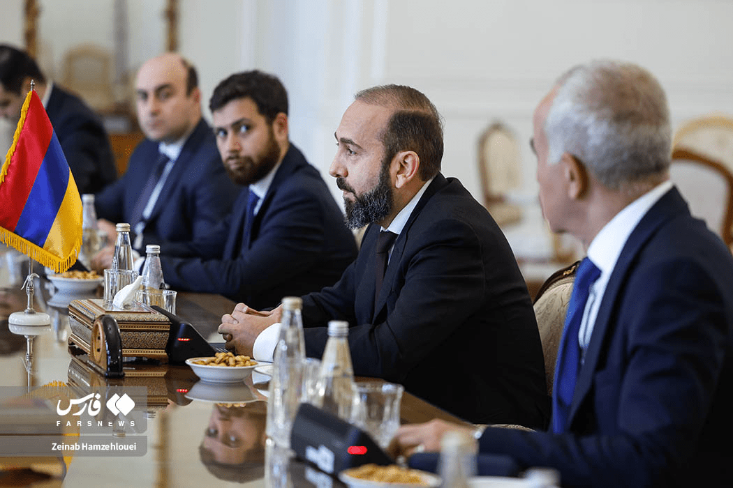 دیدار عراقچی با وزیرخارجه ارمنستان
