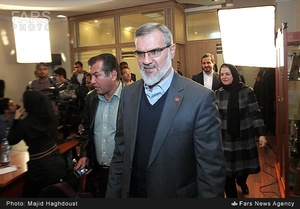 رویانیان مدیرعامل باشگاه پرسپولیس در محل امضای قرارداد با کانون ایران نوین