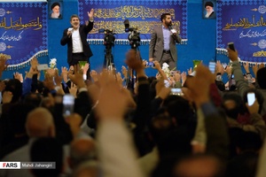 حال و هوای شب میلاد پیامبر (ص) در حرم مطهر رضوی