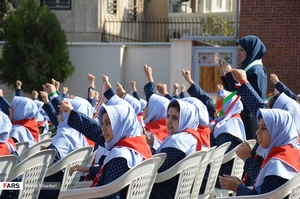 مهر نیک اندیشان مدرسه ساز با ماه مهر آمیخته شد